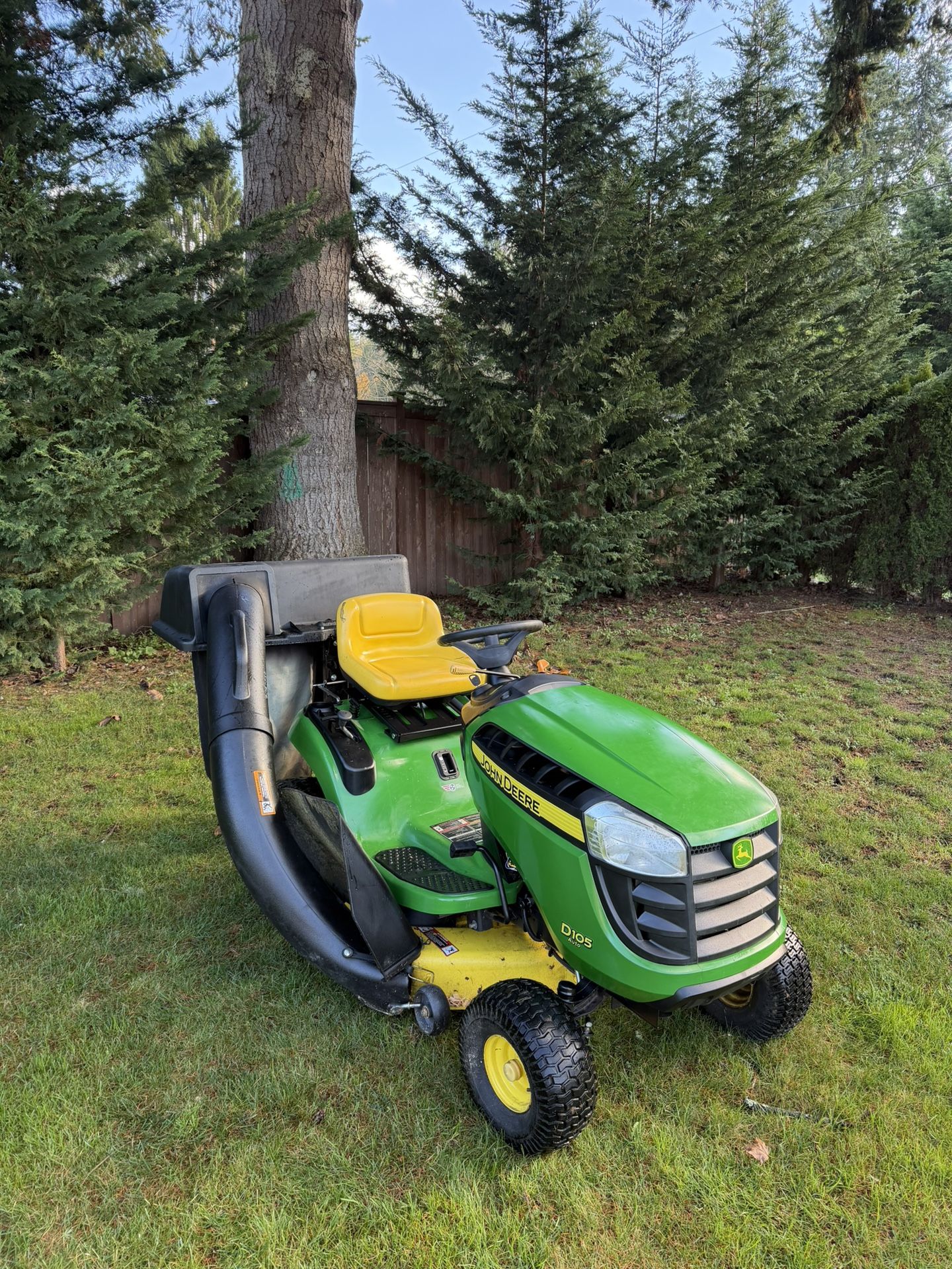 John Deere Riding Mower Lawnmower With Bagger 