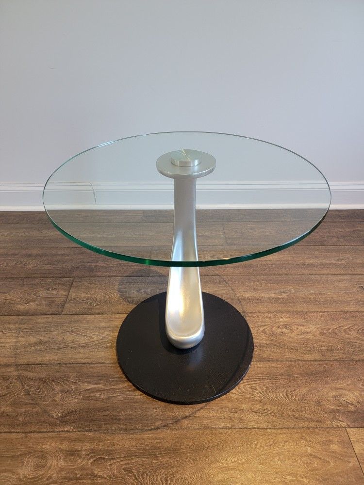 Naos End Table