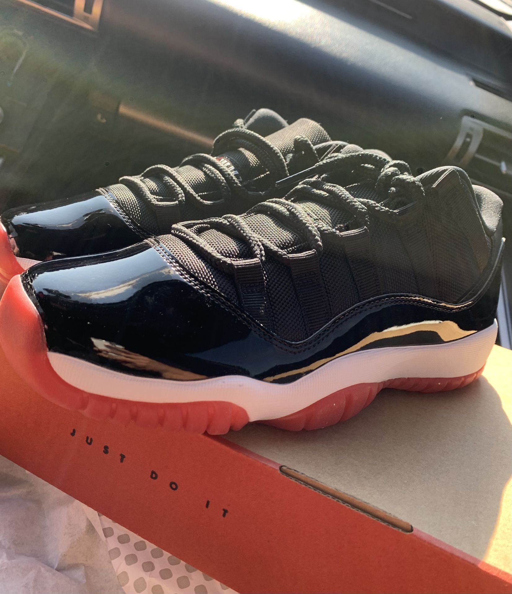 Jordan 11 Retro Low Bred