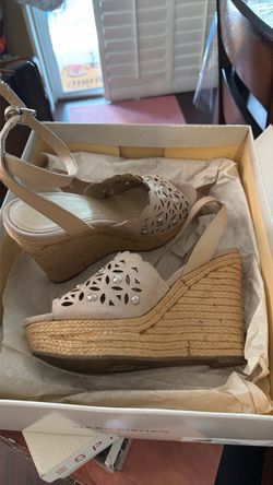 Womens beige platform shoes