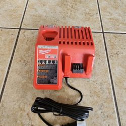 New Milwaukee Multi-Voltage Charger M18 And M12