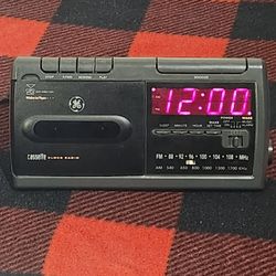 GE Cassette Clock Radio Digital AM/FM Alarm Snooze Black- works