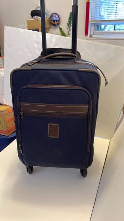 21” Longchamp expand carry on with 4 wheels