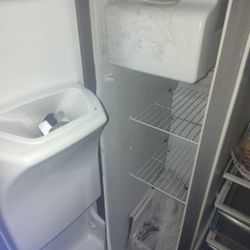 Frigidaire Fridge And Freezer 