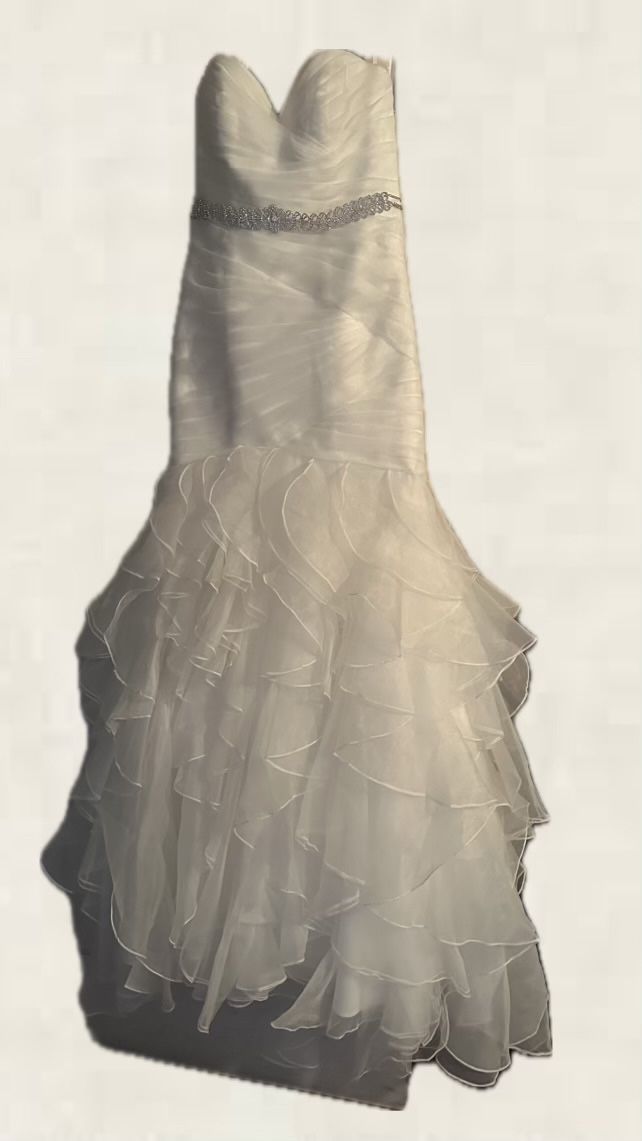 David’s Bridal Ivory Mermaid Wedding Dress Size 8