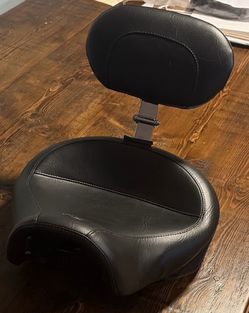 Mustang Motorcycle Seat with Adjustable Driver Backrest – Black