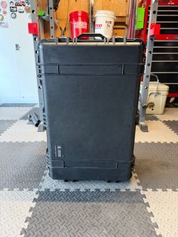 Pelican 1650 Large Hard Rolling Equipment Case