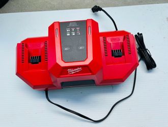 Milwaukee 18V Dual Bay Simultaneous Super Rapid Charger