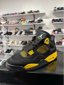 Jordan 4 Thunder