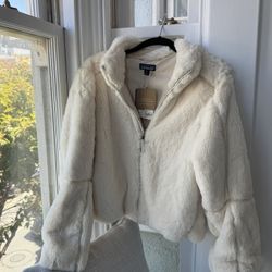 NWT Patagonia Faux Fur jacket 