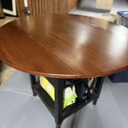 Crate and Barrel Dining Table Ex Cond