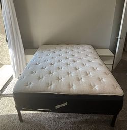 Helix Midnight Luxe Queen Bed + adjustable bed frame