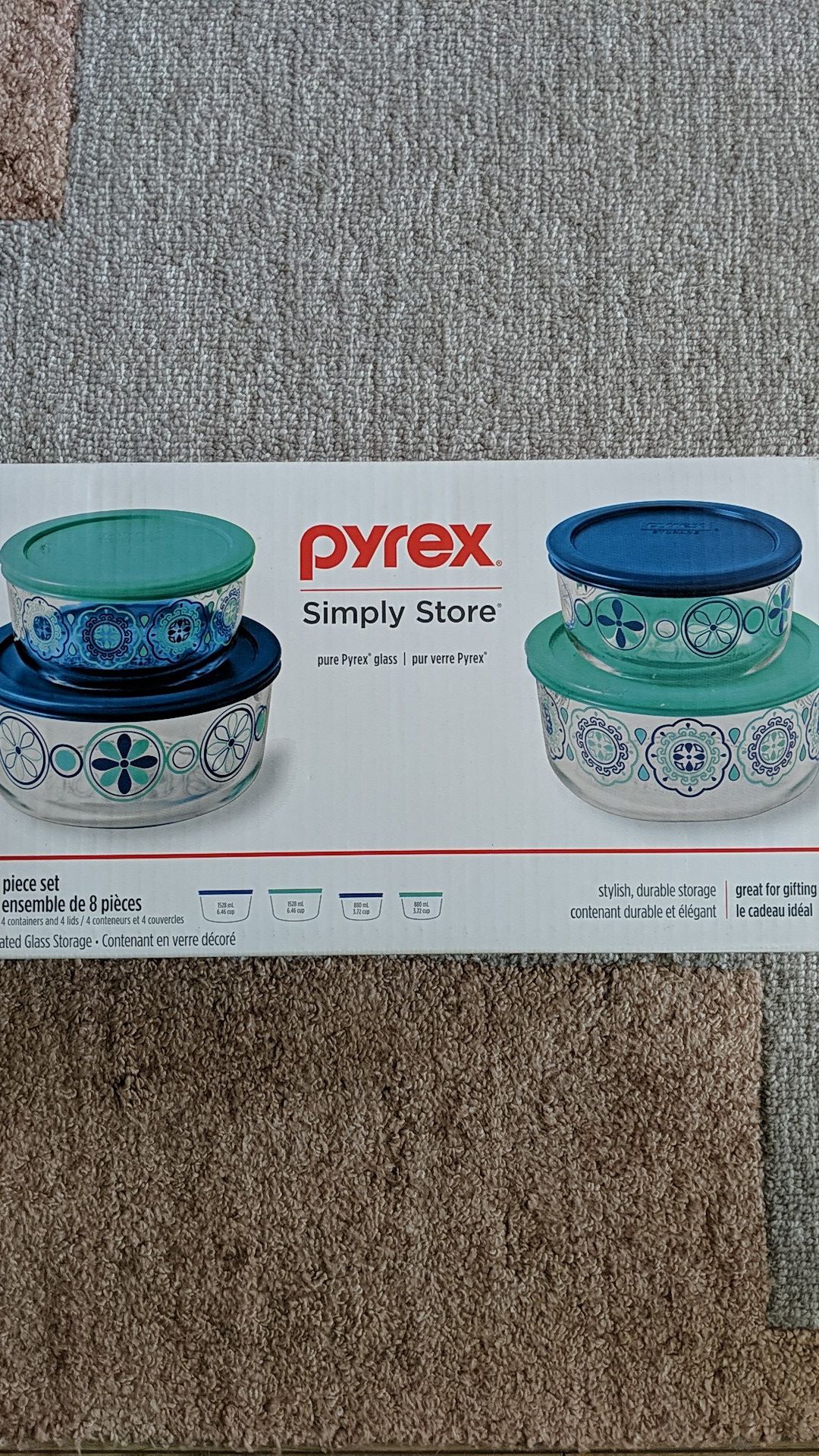 Pyrex 8 piece glass storage set - New/Unopened