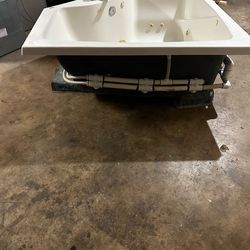 Jacuzzi 5x5x4