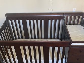 4 In 1 Crib To Bed