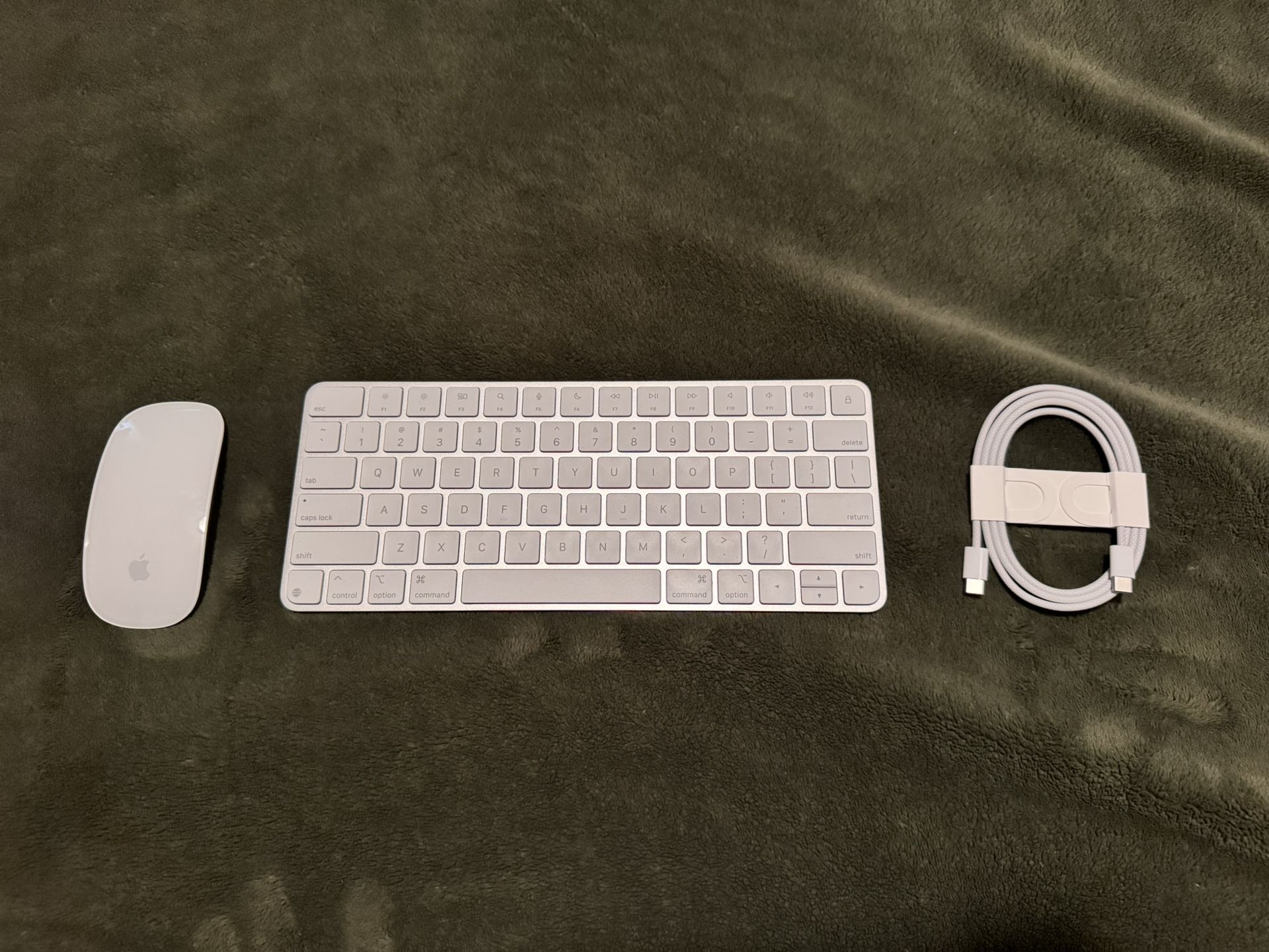Apple Magic Keyboard And Magic Mouse Combo