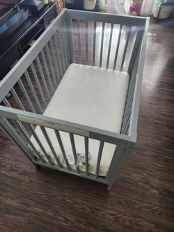 Newton mini crib mattress and mini crib