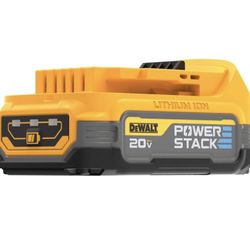 DEWALT 20V MAX* POWERSTACK™ Compact Battery (DCBP034)