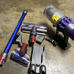 Dyson SV12 V10 Cordless Stick Vacuum 