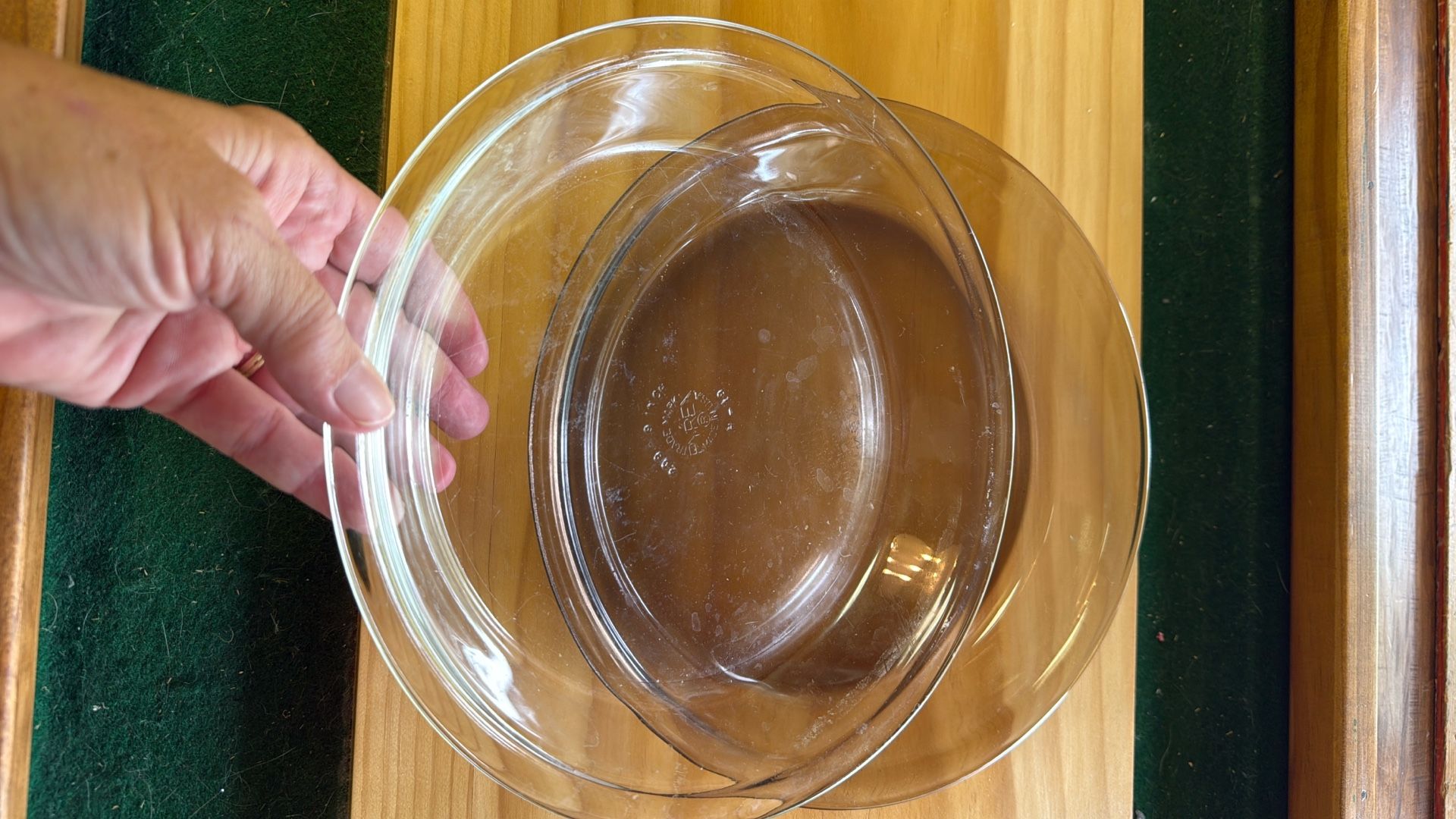 2 9” Pyrex Glass Pie / Baking Dishes