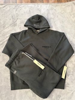 ESSENTIALS SETS  Black