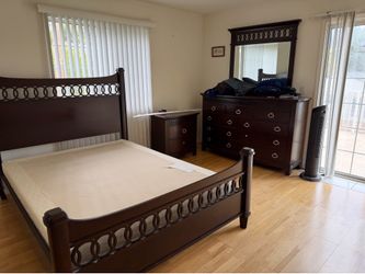 Queen bed, dresser, and nightstand