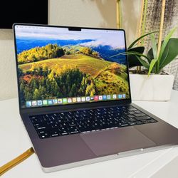 Apple macbook pro 14 inch 2021 M1 pro Chip 16gb rAm 512GB SSD 