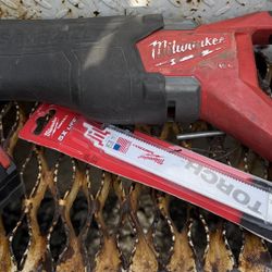 🚨Milwaukee M18 Fuel Sawzall +5.0 Battery + New Blades🚨