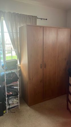 Wardrobe closet with Double Doors