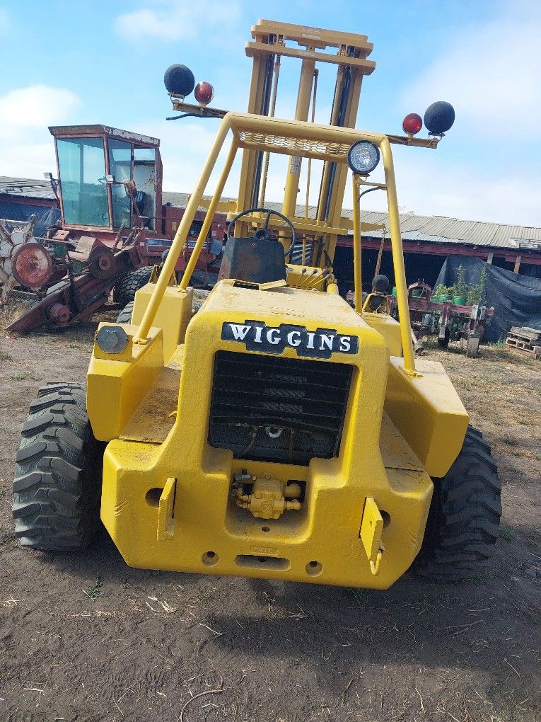 Wiggins Forklift