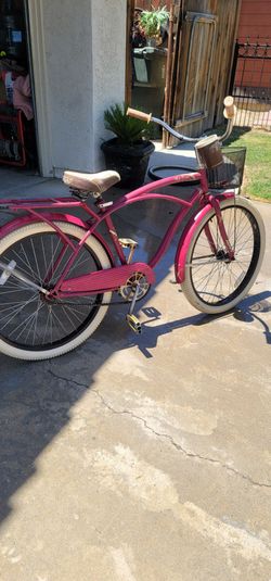 Women 26" Hot pink beach cruiser ready to ride firm price