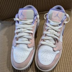 NIKE AIR JORDANS SIZE 7 YOUTH