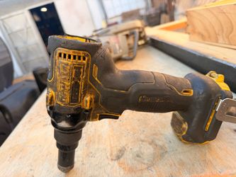 Dewalt riveter