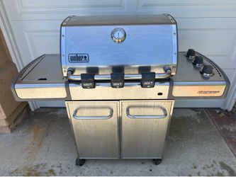 Weber Genesis E-320 propane gas grill