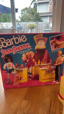 Vintage Barbie Soda Shoppe - 1998 with original box