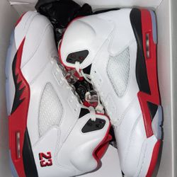 Jordan 5 Retro Fire Red Black Tongue Size 10.5 Men New 