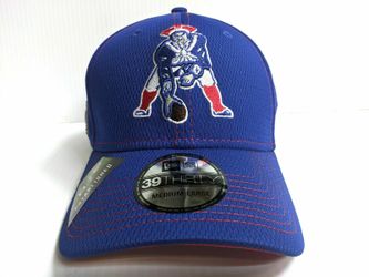 New England Patriots Old School Logo Hat...New)...M/L...