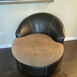 Rotating Cushioned Chair