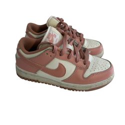 Kids Pink Dunk Sneakers 1Y 