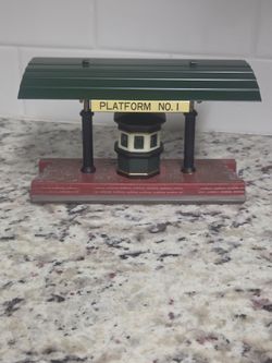 Department 56 Victoria Station Train Platform