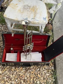 Silver vintage trumpet 🎺 