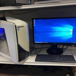 Gaming computer comes with 3d monitor keyboard and mouse