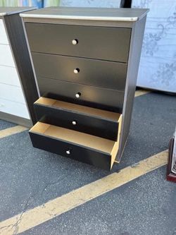 Dresser 5 drawers