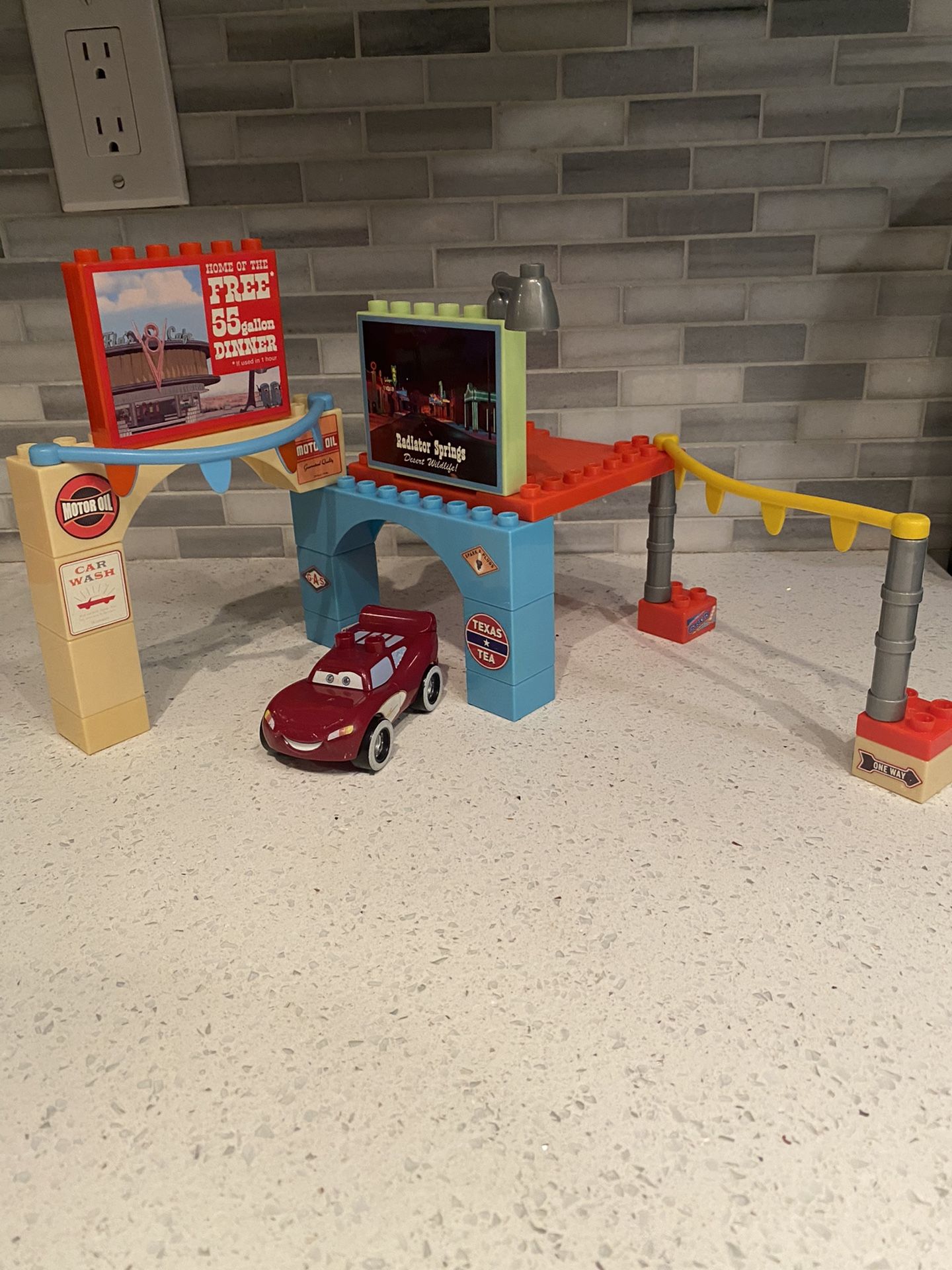 Disney Pixar Cars Mega Bloks Set Cruising Lighting Macqueen