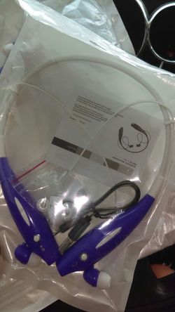 Wireless Bluetooth headphones