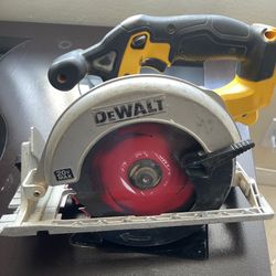 Dewalt Circular Saw 20v Good Conditions $85