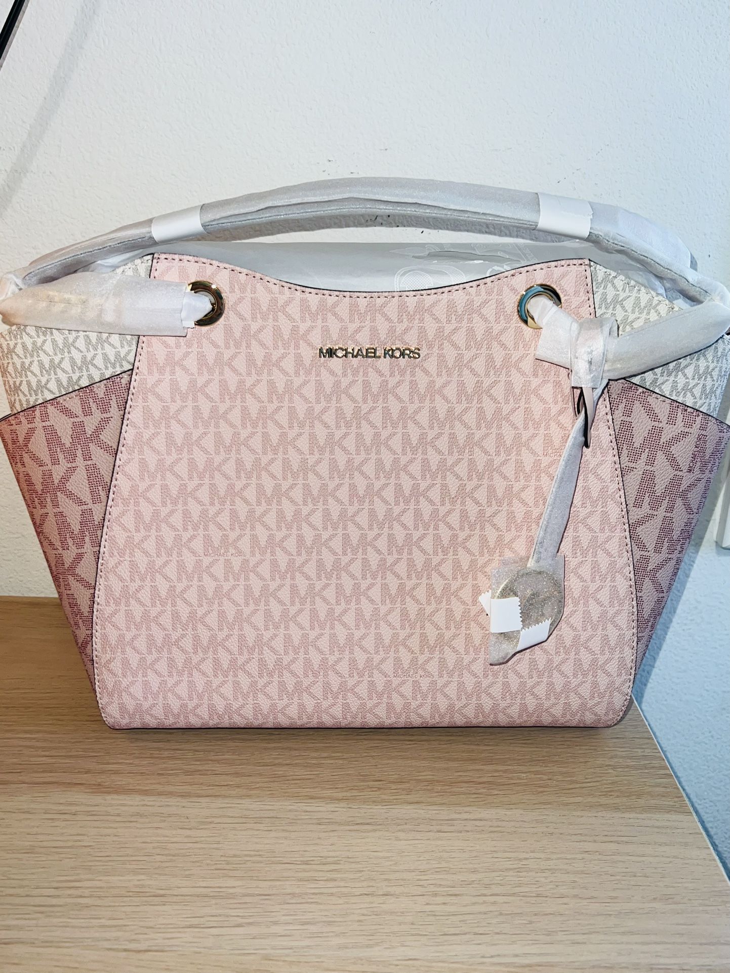 Brand New Michael Kors Jet Set Large Pink Signature Logo Tote Bag