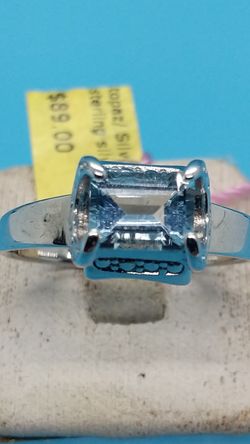 .925 steriling silver blue topaz ring