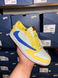 Jordan 1 Travis Scott canary yellow size 5M 6.5W & 7M 8.5W