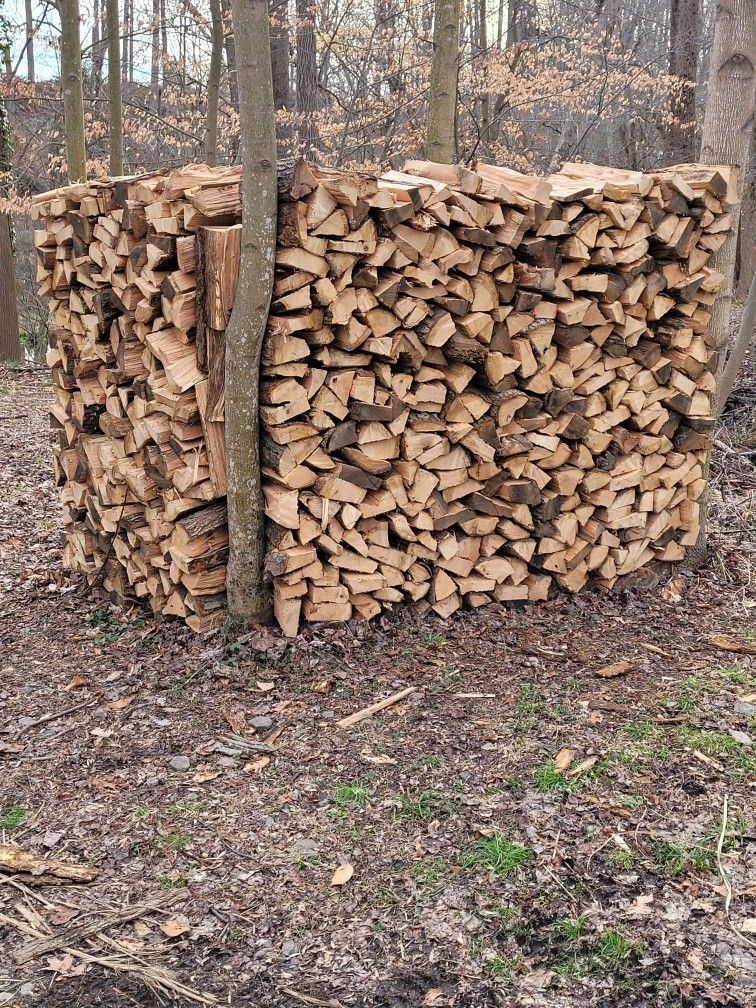 Seasoned Split Oak Firewood